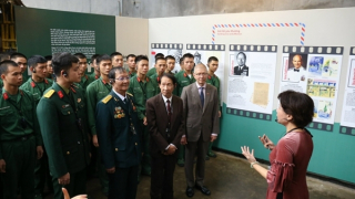 Trưng bày chuyên đề "Thang âm cuộc chiến" kỷ niệm 51 năm chiến thắng "Điện Biên Phủ trên không"