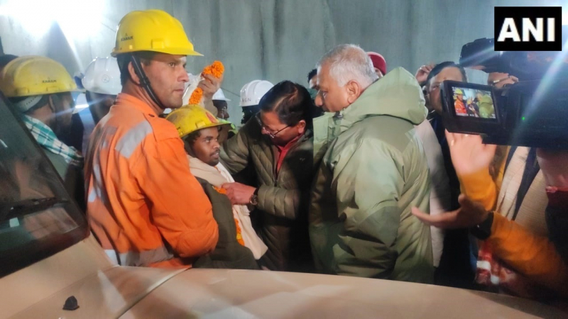 Ấn Độ đào thông hầm, giải cứu 41 công nhân mắc kẹt -0