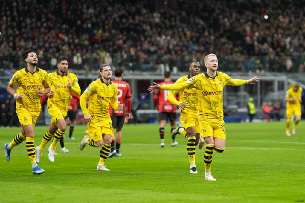 Kéo sập San Siro, Dortmund hiên ngang giành vé đi tiếp ở bảng tử thần - 1